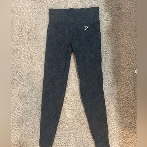 Gym shark leggings camo. Size Small